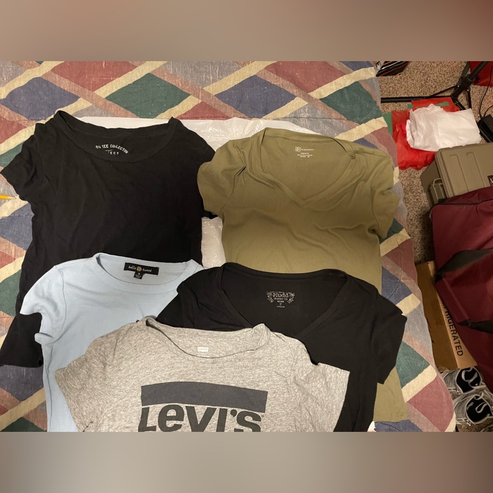 OG tee collection/ belle/ mudd/ Levi small tee shirts women